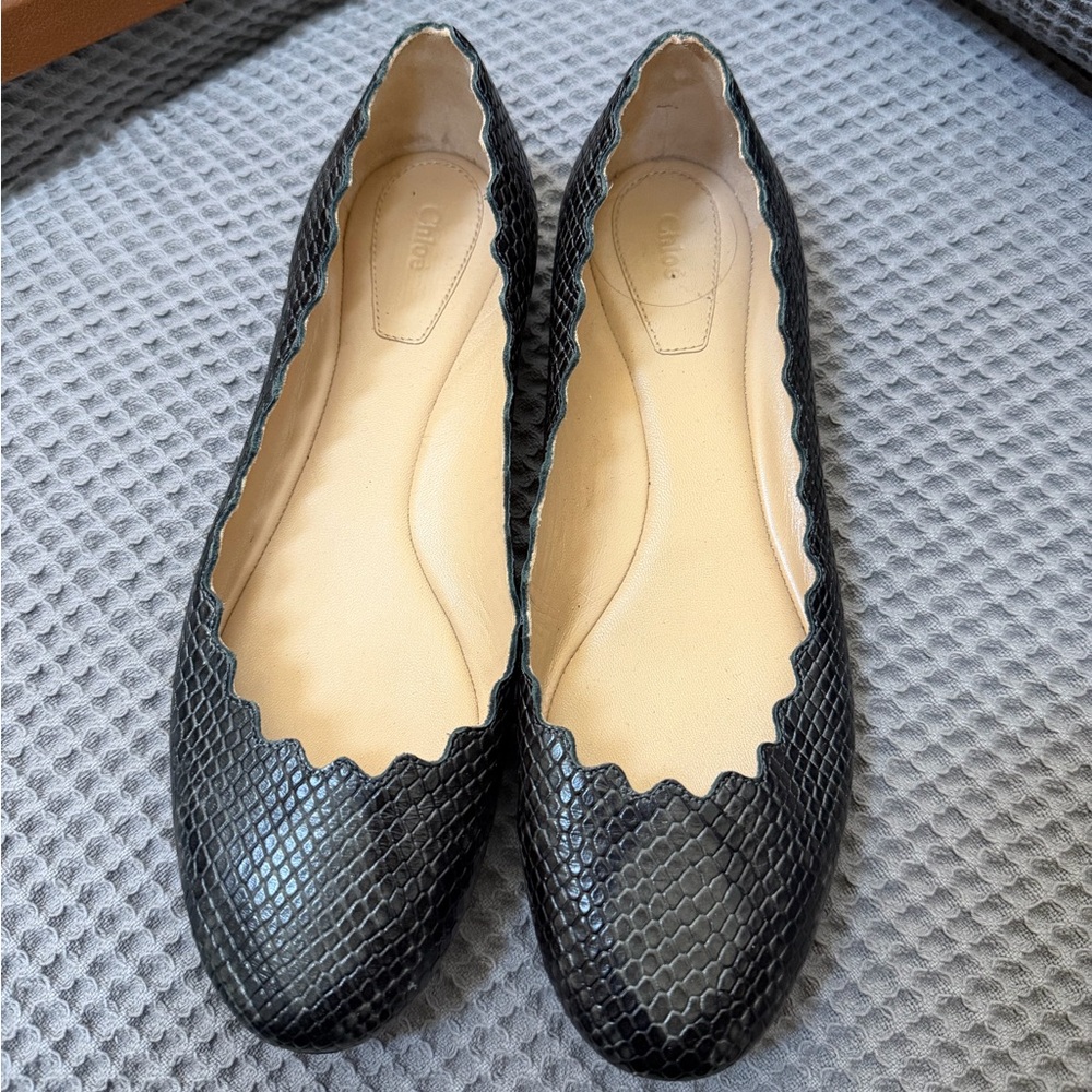 Chloe Lauren Black Textured Scalloped Flats Shoes 36.5 6.5 6 1/2 36 1/2